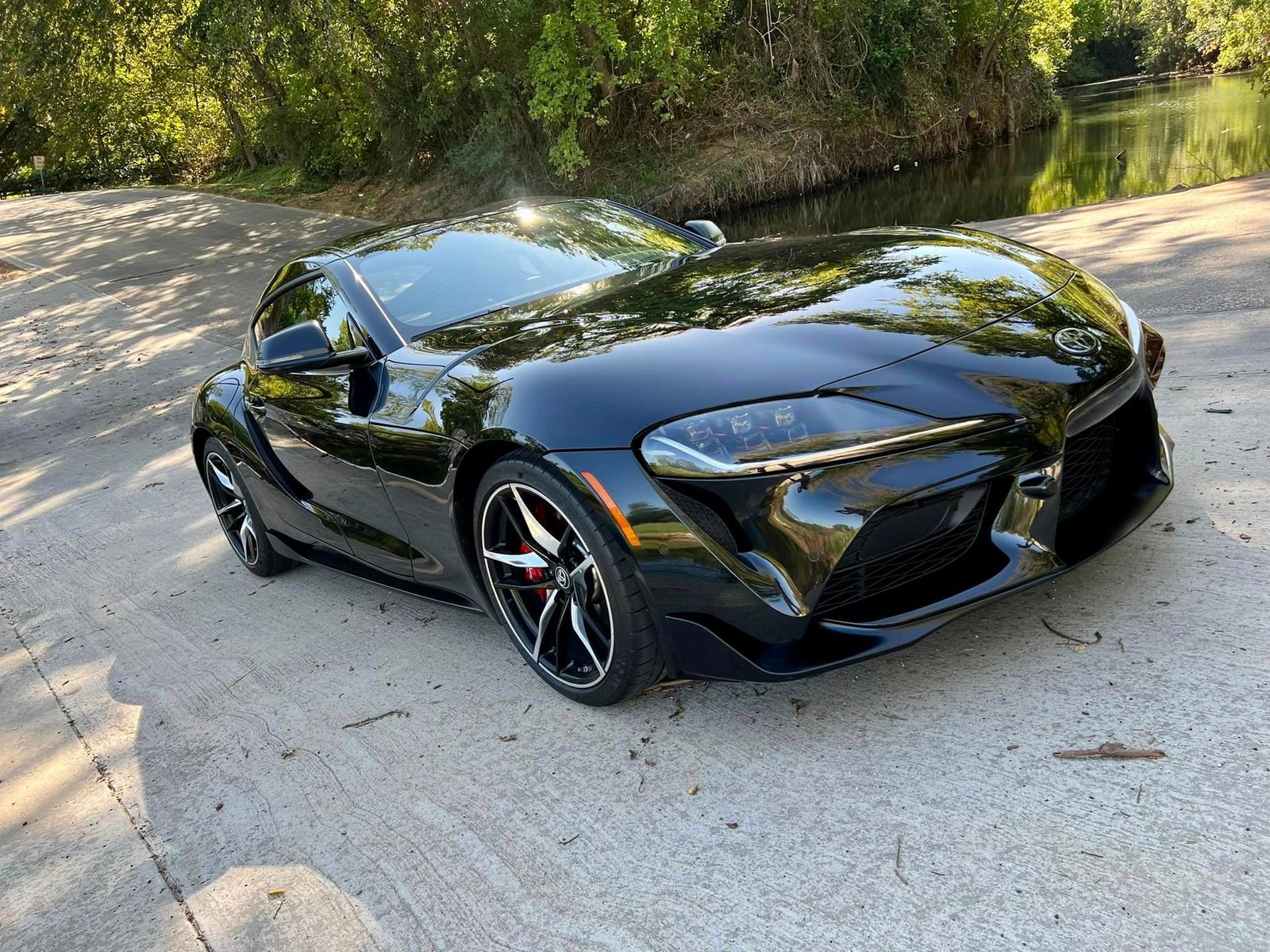 2022-Toyota-Supra-GR-3.0-Premium-Black-Metallic-